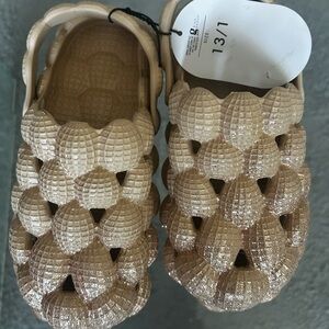 Kids Tan Sandals, bubbles slides, clogs for little girls, outdoor and indoor.